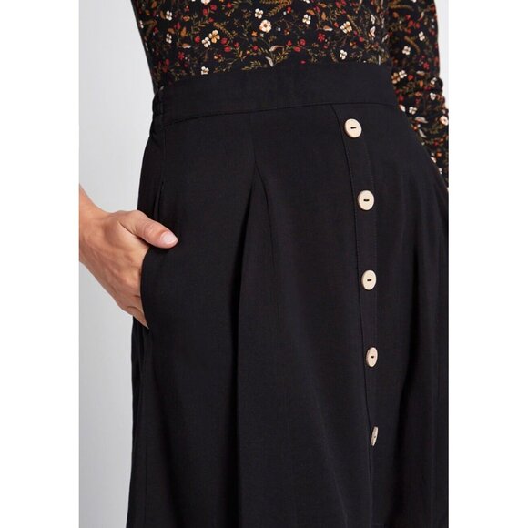 Modcloth Black Skater Skirt with Button Detail - Picture 3 of 8